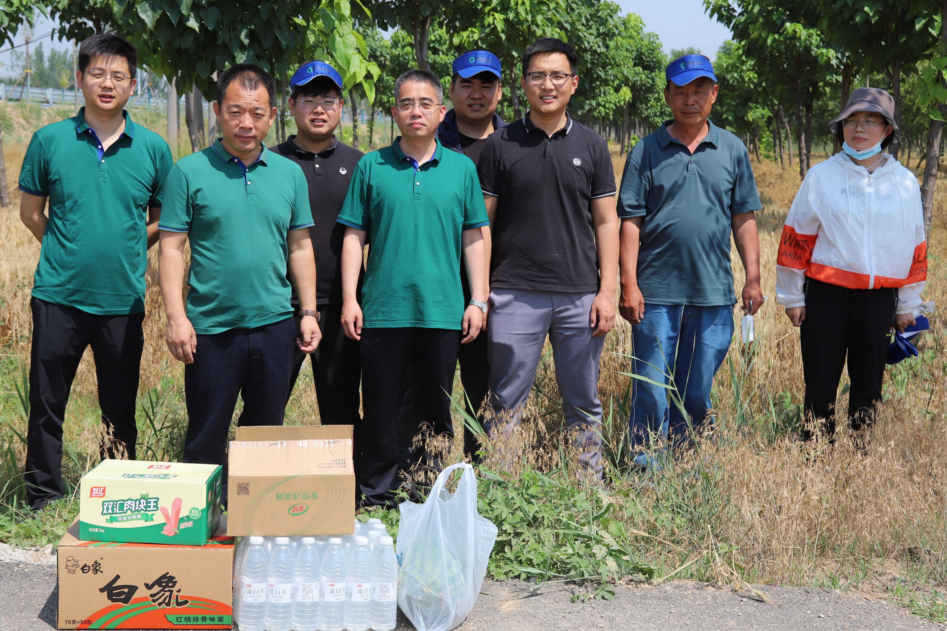 麥?zhǔn)找痪€送清涼，打贏搶收攻堅(jiān)戰(zhàn)